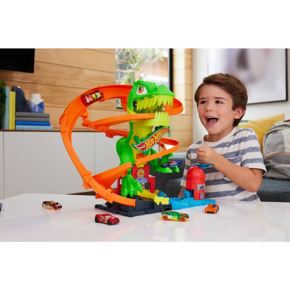 Hot Wheels | T-Rex vs Estación de Bomberos