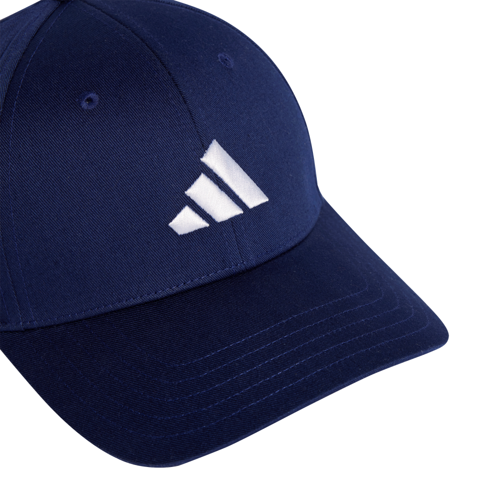 Adidas | Una Gorra De Béisbol Deportiva Clásica