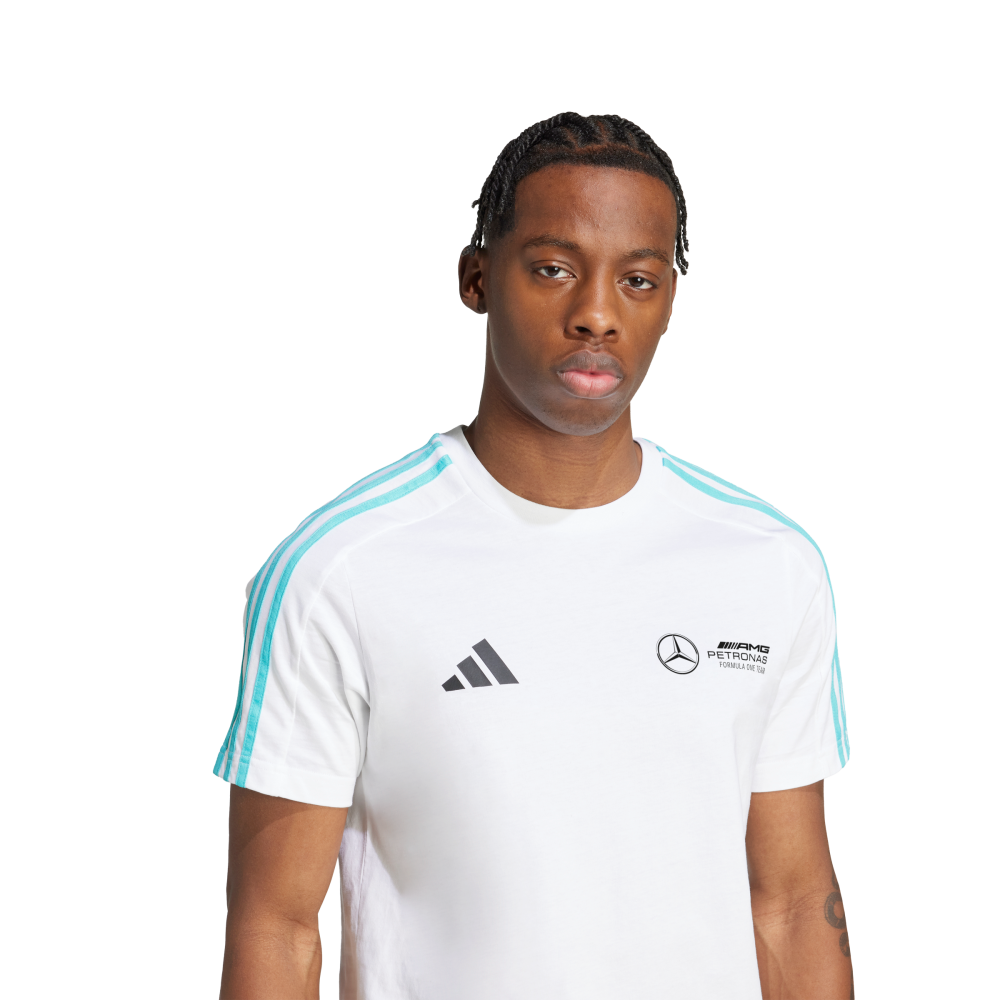 Adidas | Una Playera Estampada Del Equipo Mercedes