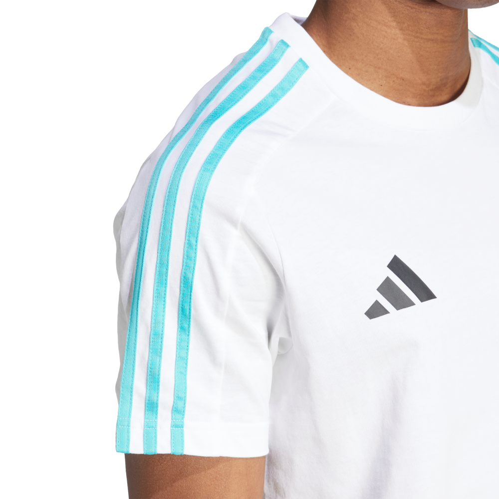 Adidas | Una Playera Estampada Del Equipo Mercedes