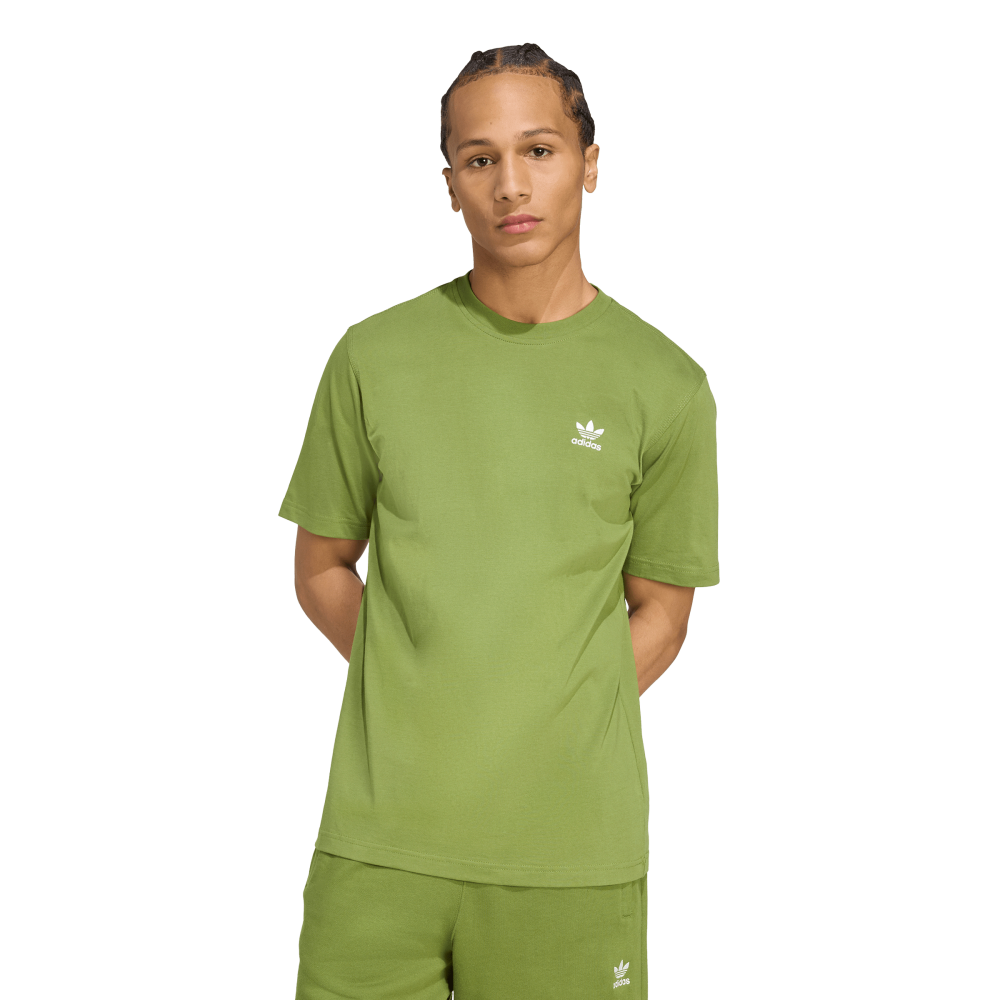 Adidas | Una Playera  Suave Que Destaca El Logo Del Trifolio