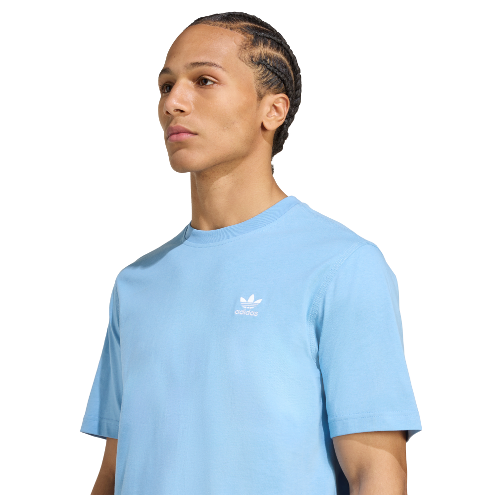 Adidas | Una Playera Destaca El Logo Del Trifolio