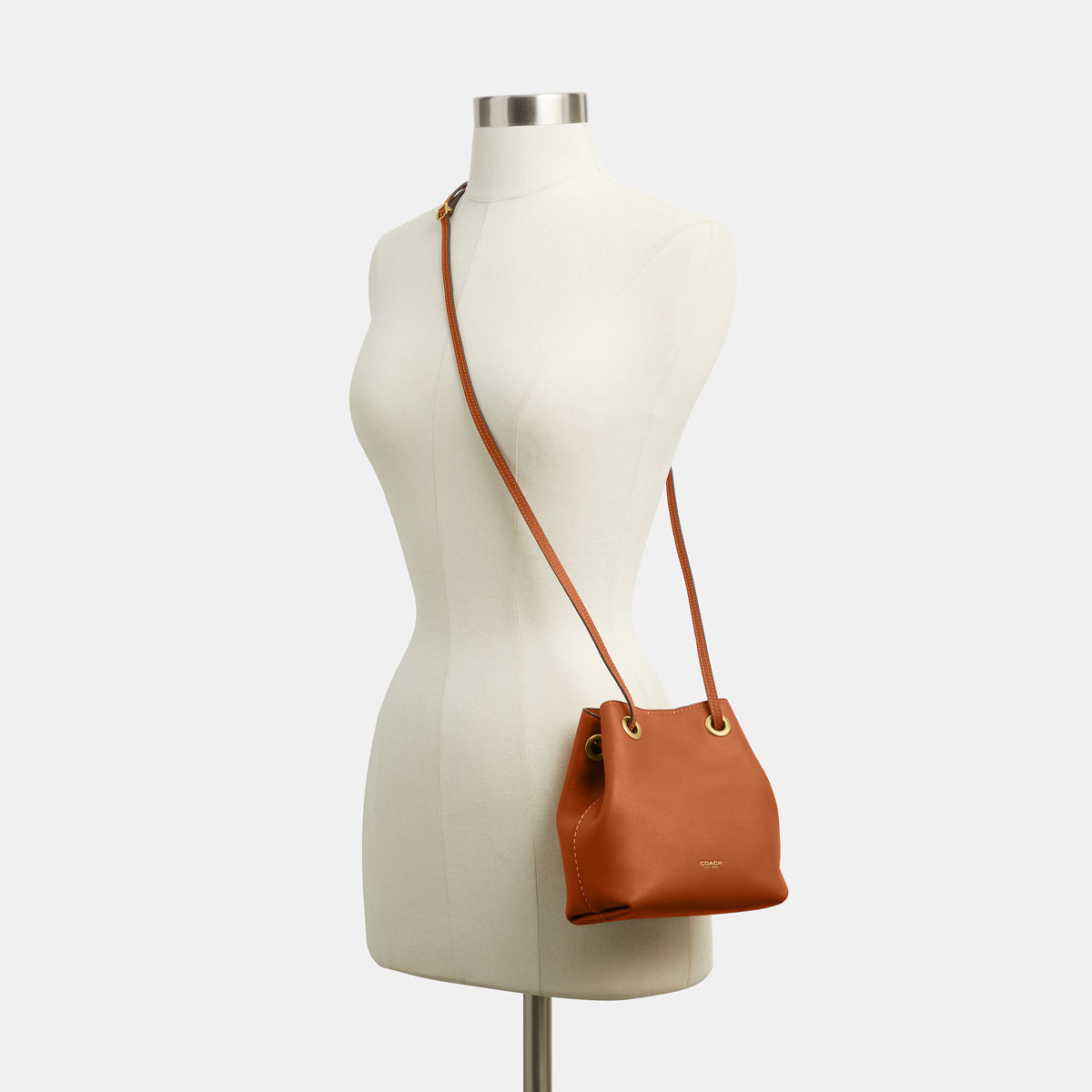 Coach  |  Bolsa con cordón jade