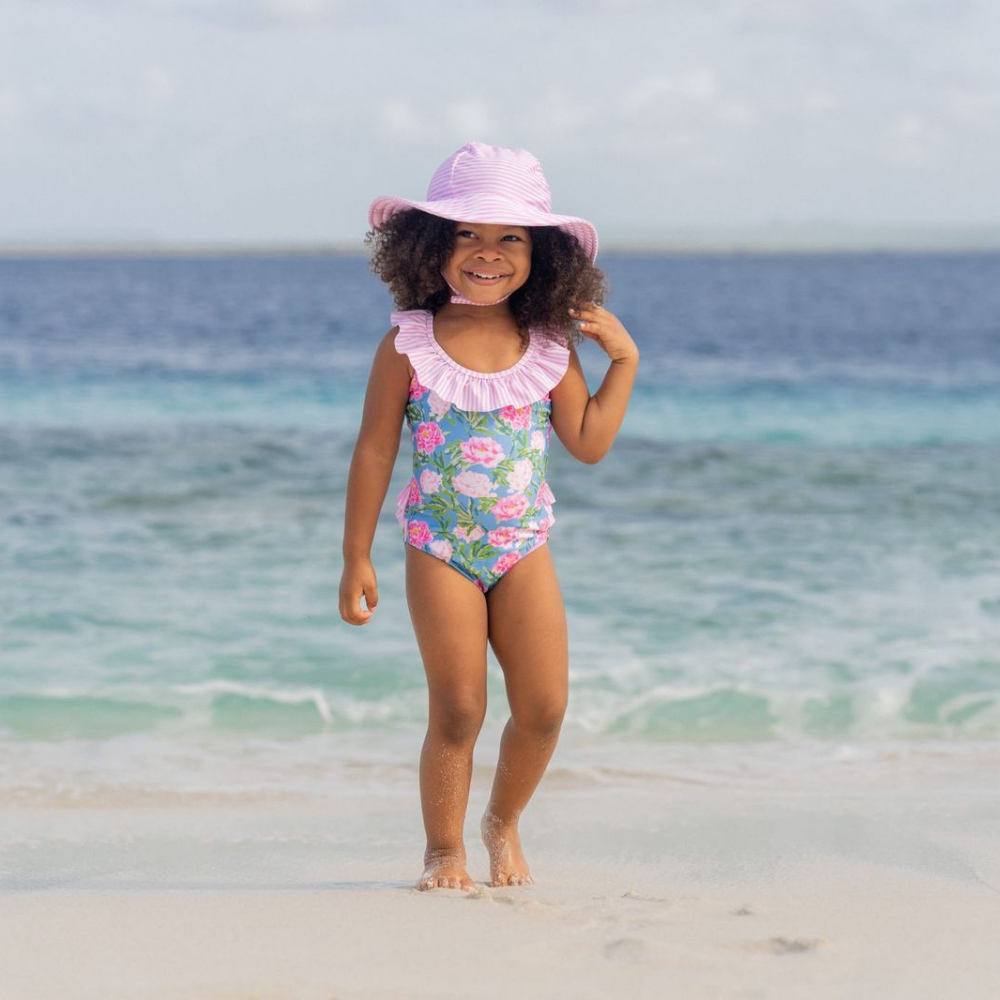 Flap Happy | Traje de baño cruzado Mindy con protección UPF 50 con parche de peonía