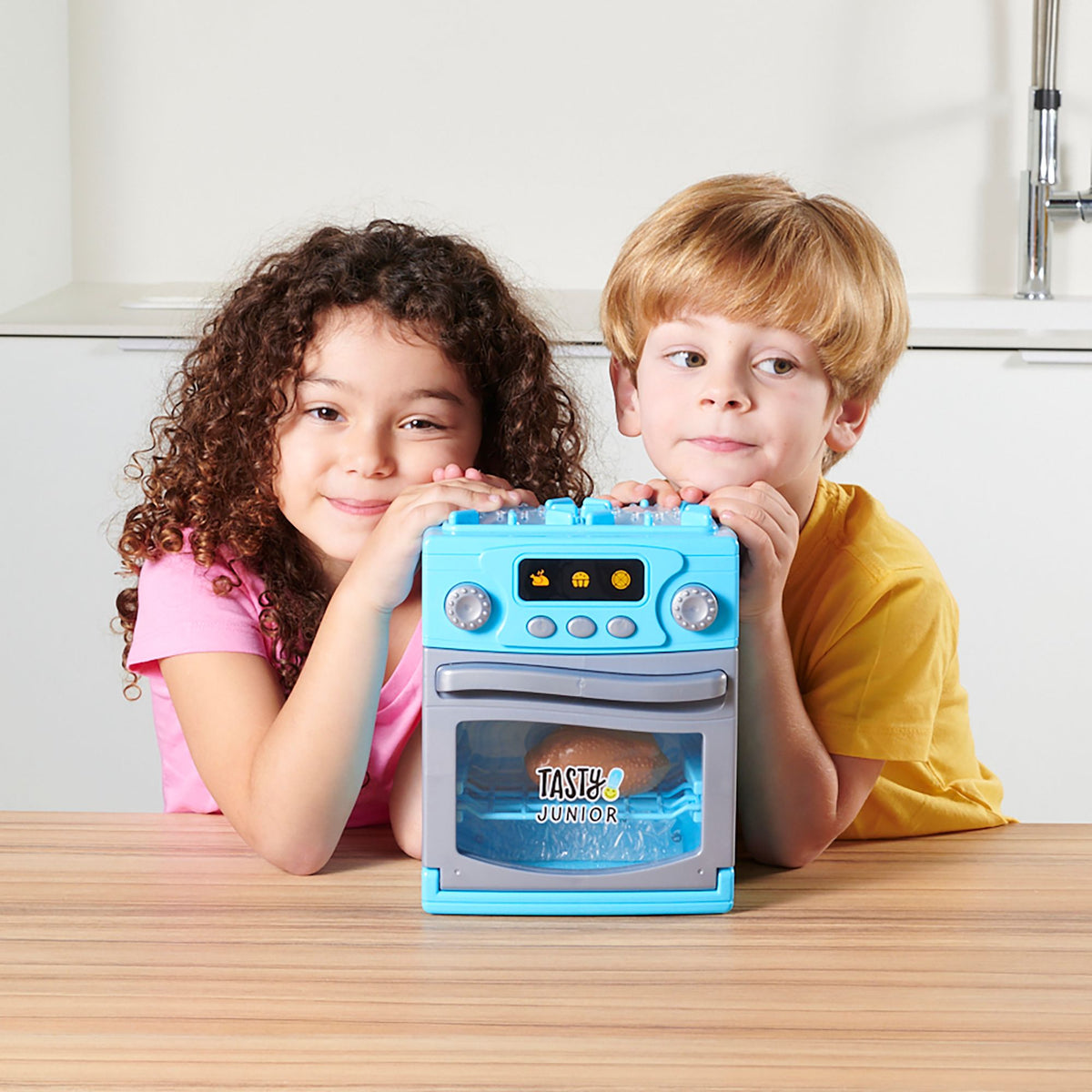 Tasty | Horno Electrico de Juguete Tasty Jr.