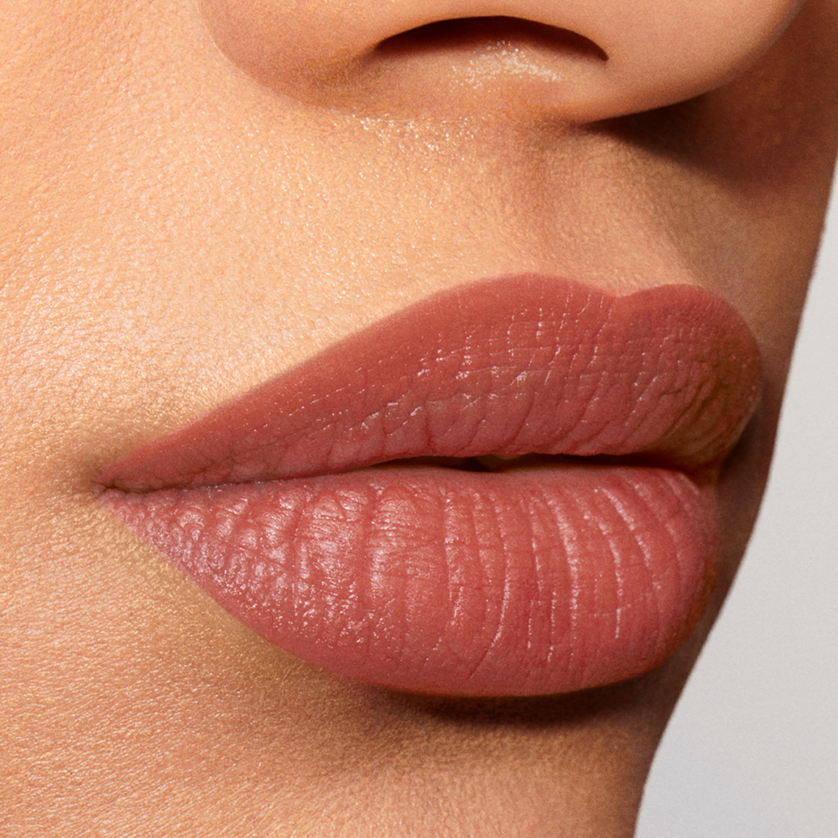 Estée Lauder Labial Pure Color Explicit Mate Sedoso