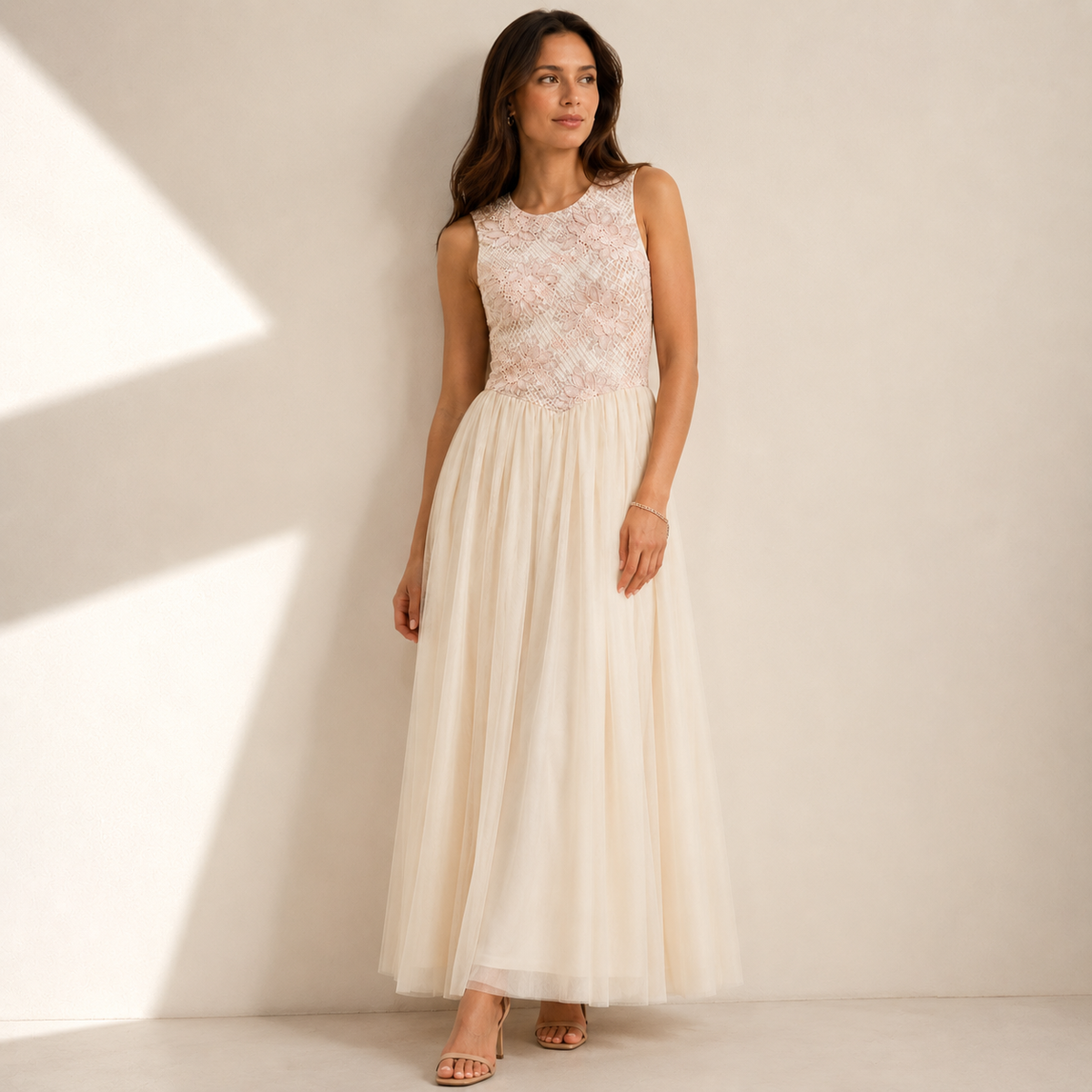 Olea | Vestido de Encaje Floral y Falda de Tul para Dama