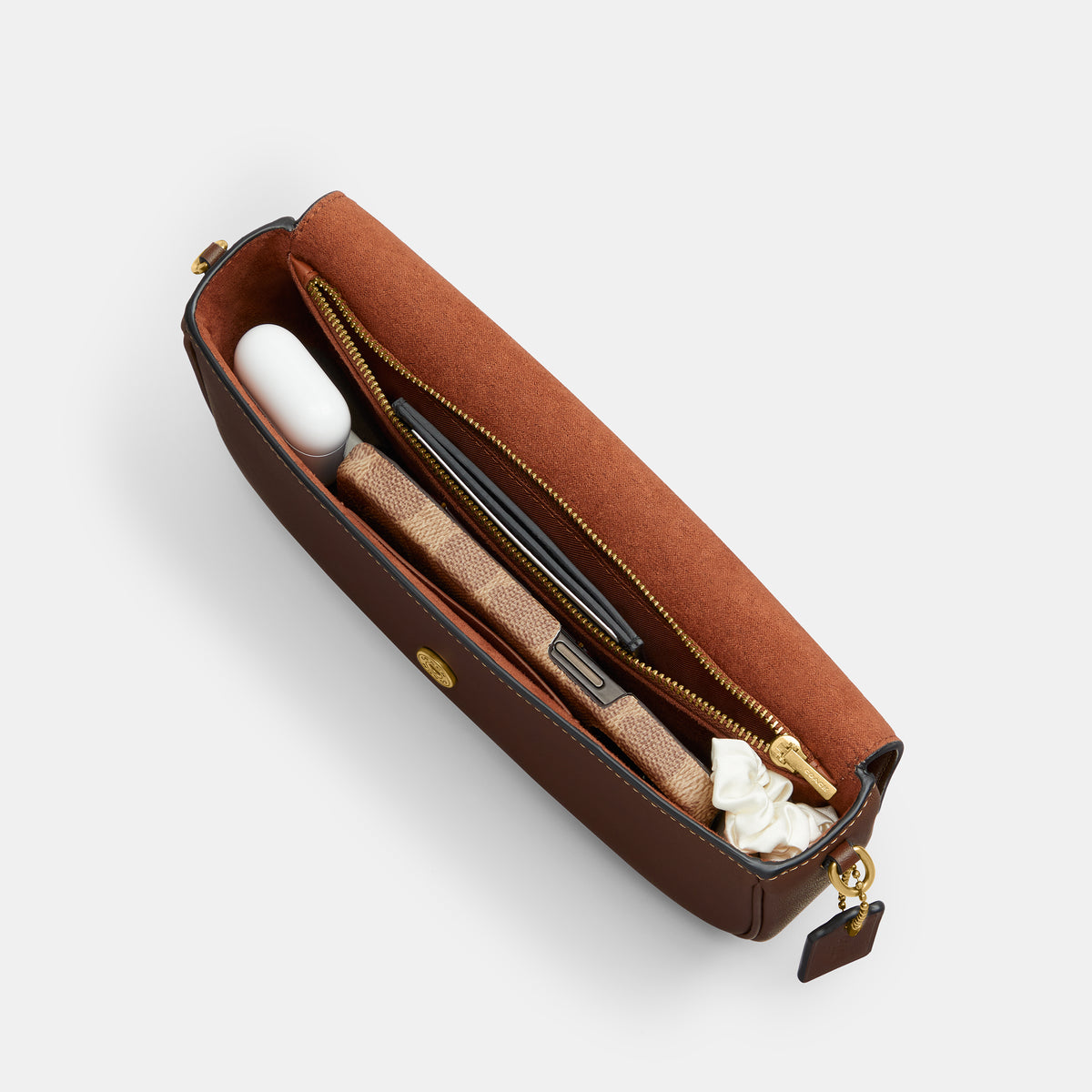 Coach  |  Bolso con cadena y solapa Brook