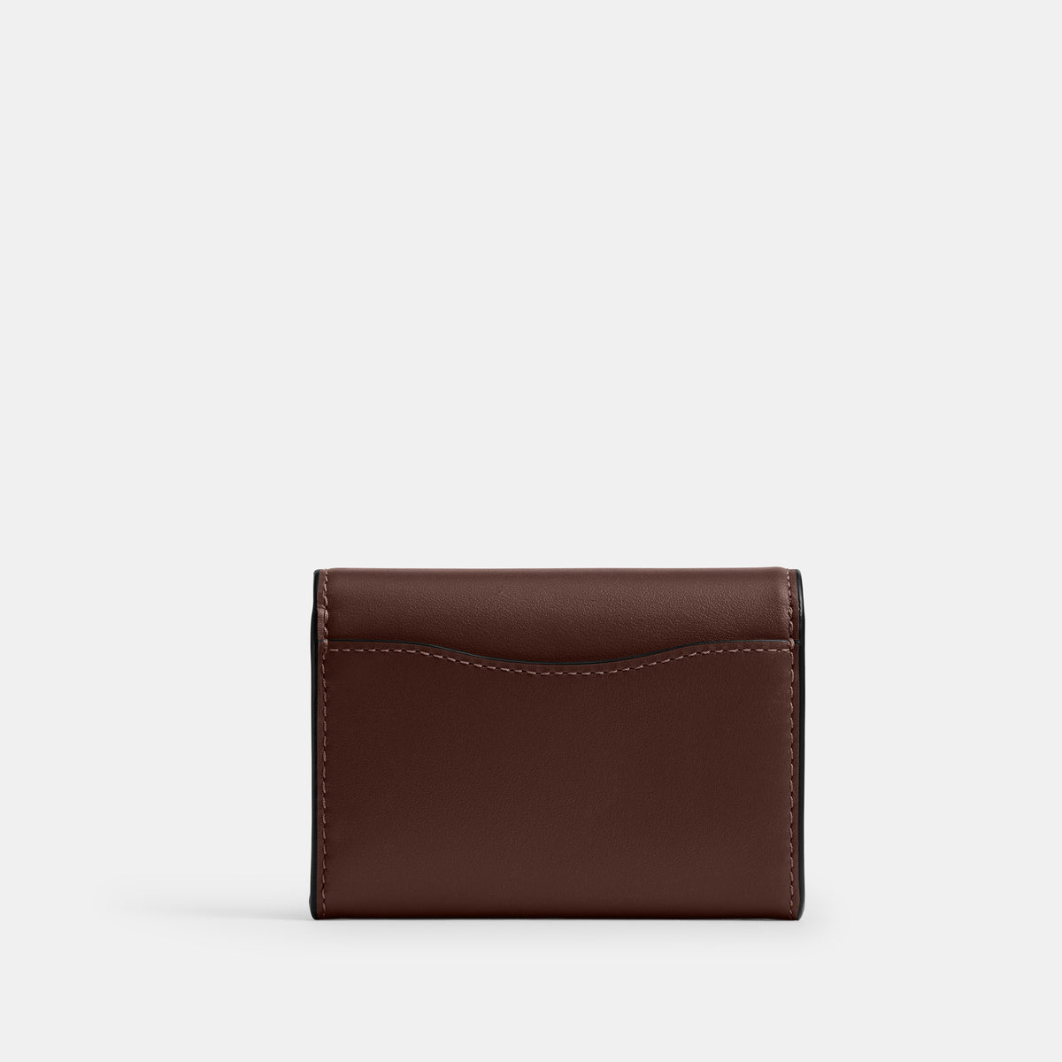 Coach | Tarjetero Essential con Solapa de Cuero Refinado